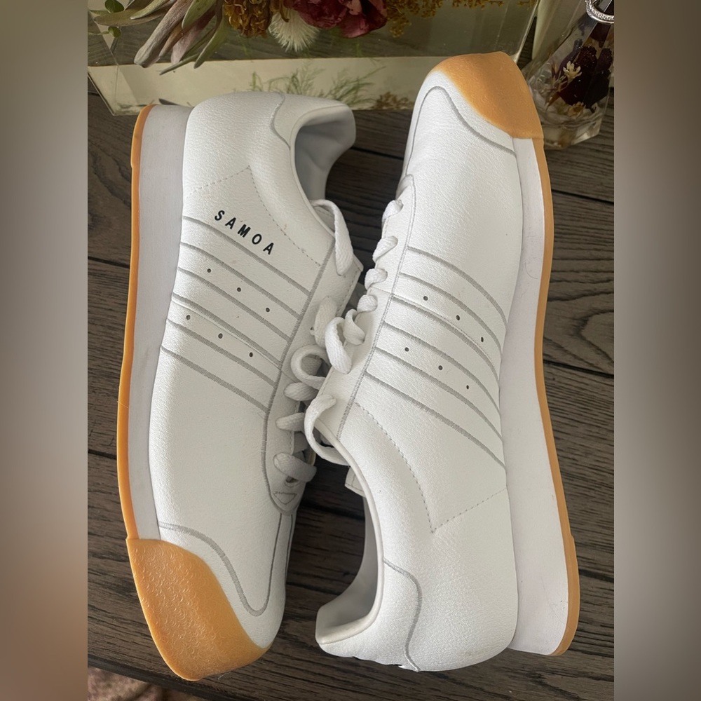 Mens 9.5 Adidas